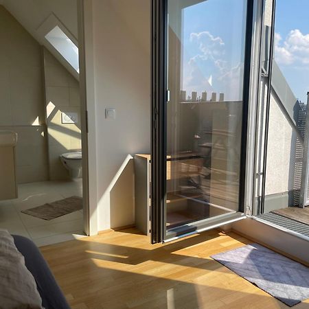 Rooftop Terrace- Panoramablick Ueber Wien Apartment Bagian luar foto
