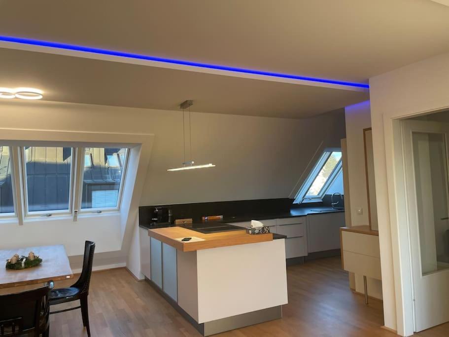 Rooftop Terrace- Panoramablick Ueber Wien Apartment Bagian luar foto