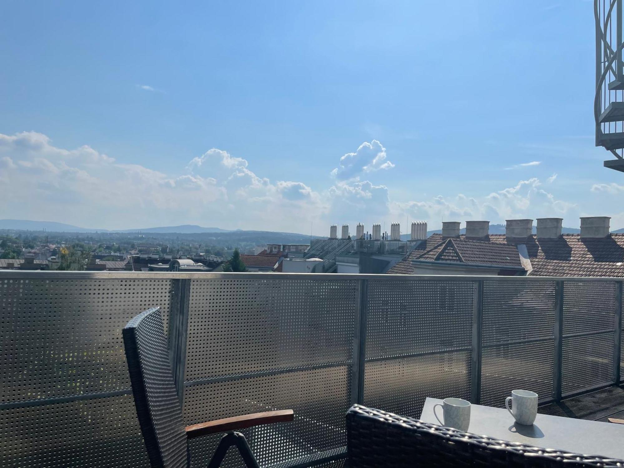Rooftop Terrace- Panoramablick Ueber Wien Apartment Bagian luar foto