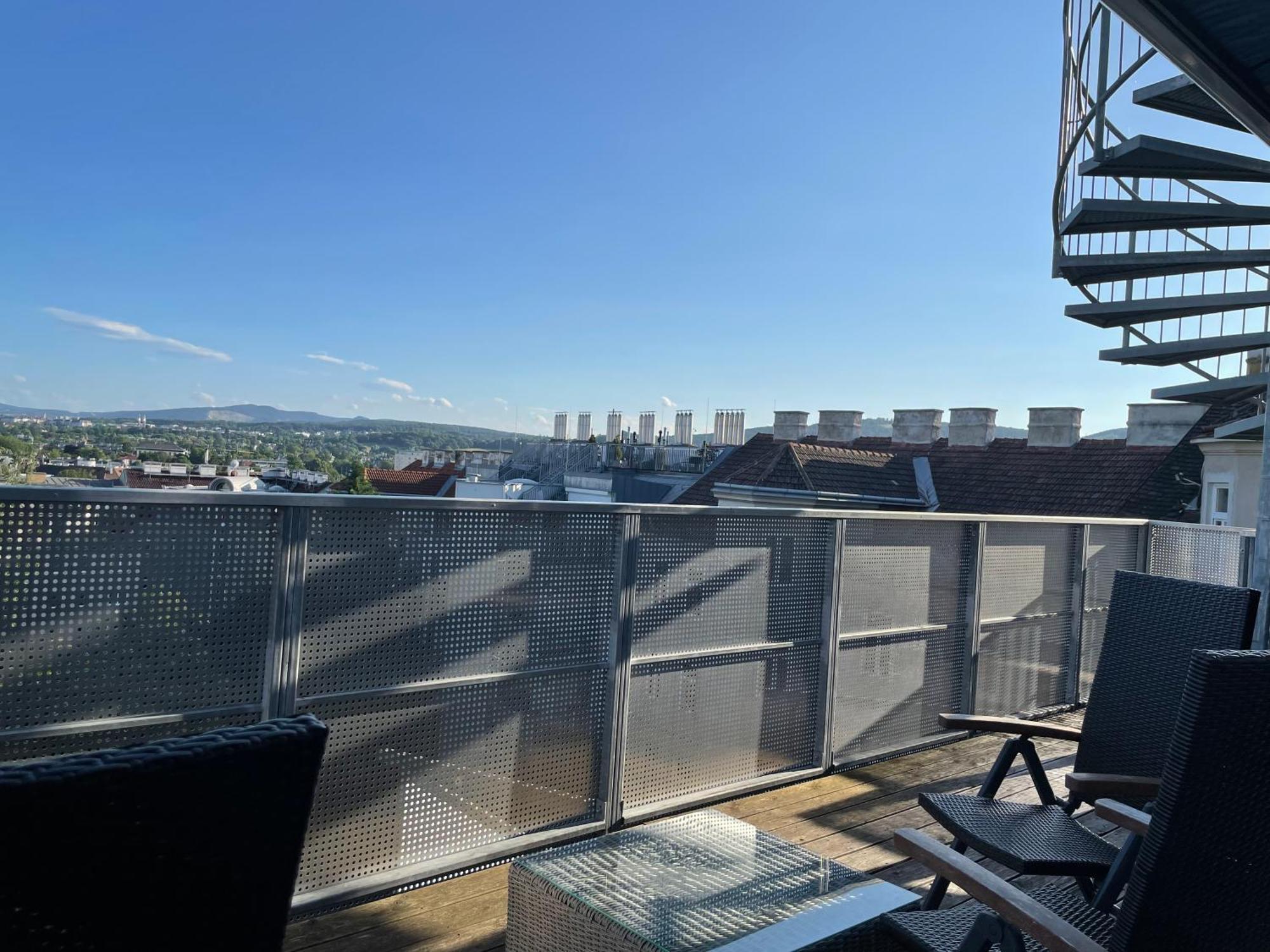 Rooftop Terrace- Panoramablick Ueber Wien Apartment Bagian luar foto